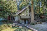 Welcome to the Cedar Grove Lodge Let our wonderful cabin be the base for a perfect visit to natural beauties Washington State has to offer.